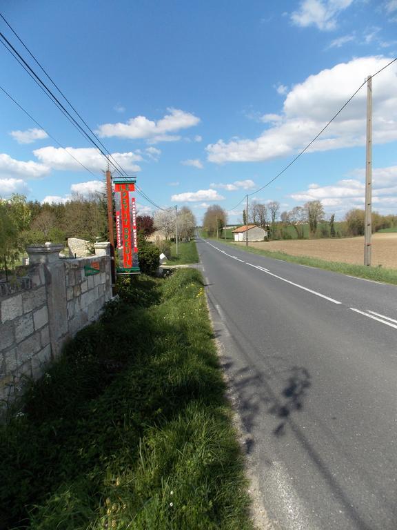 Verteillac Le Petit Breuilゲストハウス エクステリア 写真